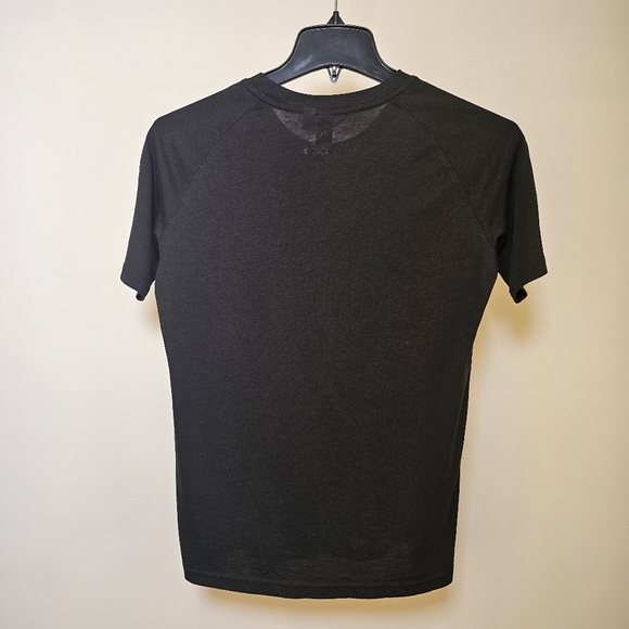 Adidas black moisture wicking knit raglan sleeve t-shirt women size XS US - Picture 3 of 7